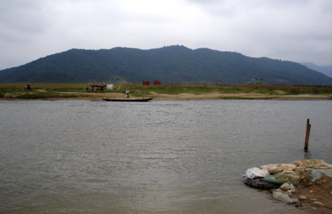 Lụt lịch sử ở miền Trung-Rừng giảm lũ ắt phải tăng  1288406293-pha-rung-7
