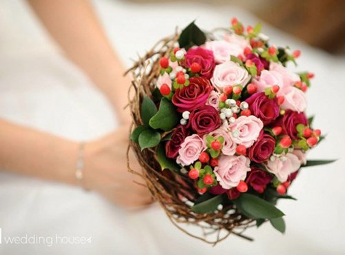 Hoa, quà, đồ trang trí: Hoa cầm tay cô dâu được ưa chuộng hiện nay       1373451020_bi-quyet-chup-anh-cuoi-dep-16