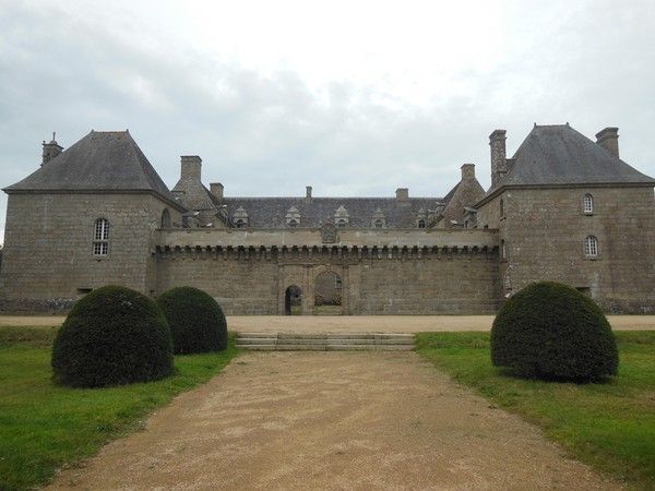 Château de Kergroadez dans le Finistère Bretagne 80830a97