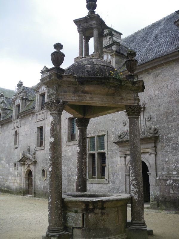 Château de Kerjean dans le Finistère ** Bretagne ** Cbdf82ee