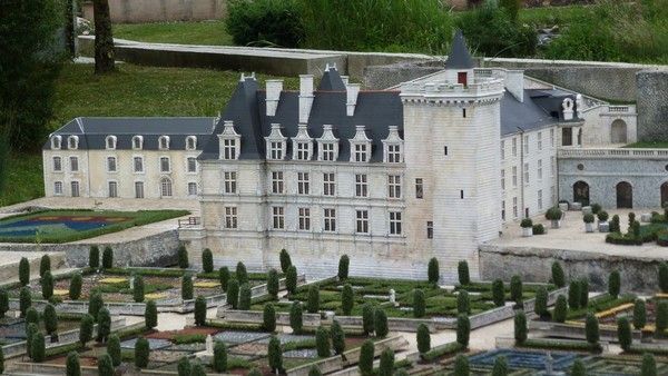 PARC DES MINI-CHÂTEAUX DE LA LOIRE Ceba830c