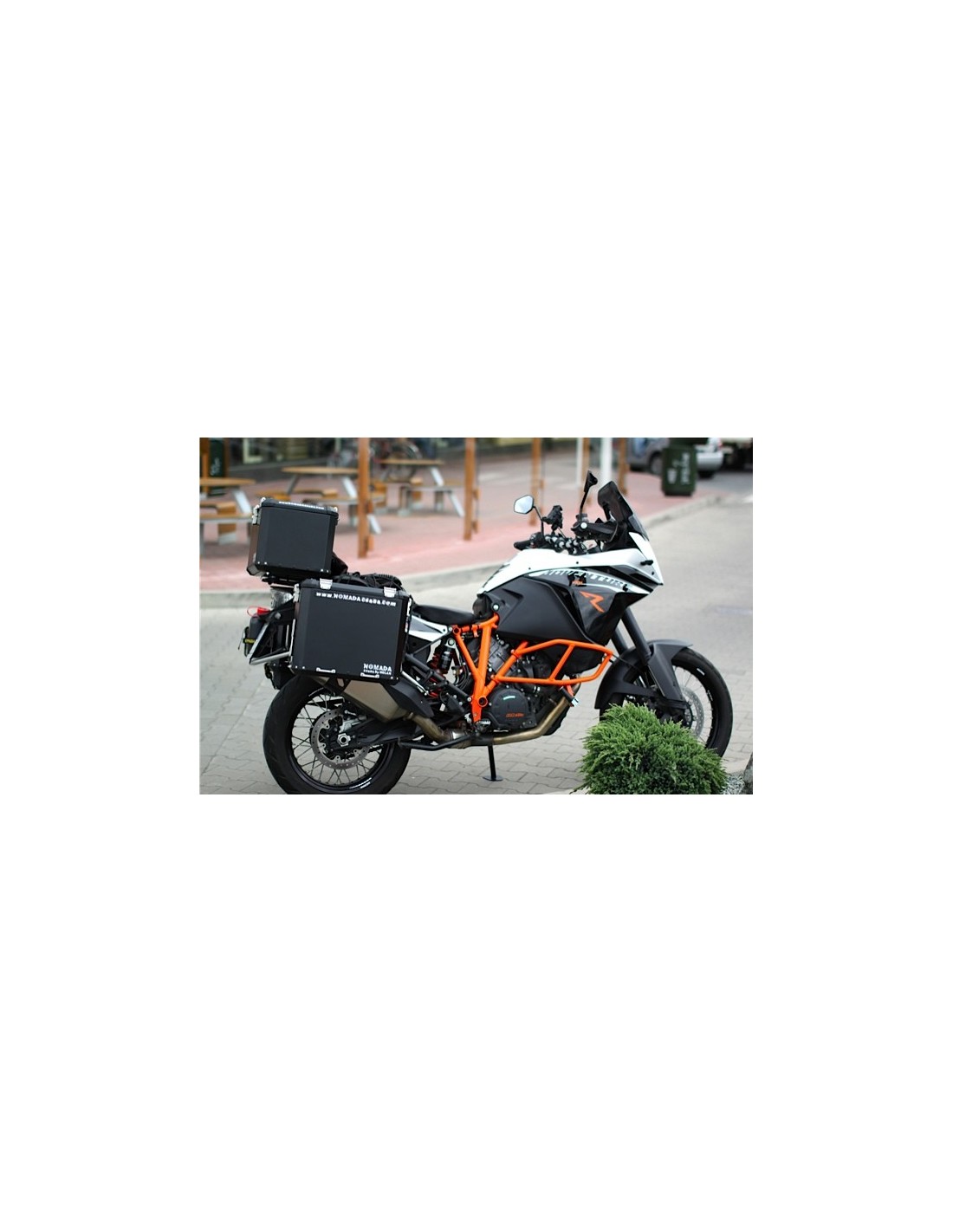 Sacoches latérales pour 1190 - Page 2 Pro-pannier-system-for-ktm-1190-adventure-r-with-nomada-pro-panniers