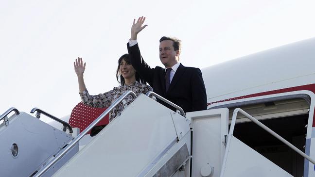 Le Politicard Opinion-of-course-cameron-should-have-a-private-jet---hes-the-prime-ministersamantha-and-david-cameron-boarding-a-plane-136401733014603901-151119141223