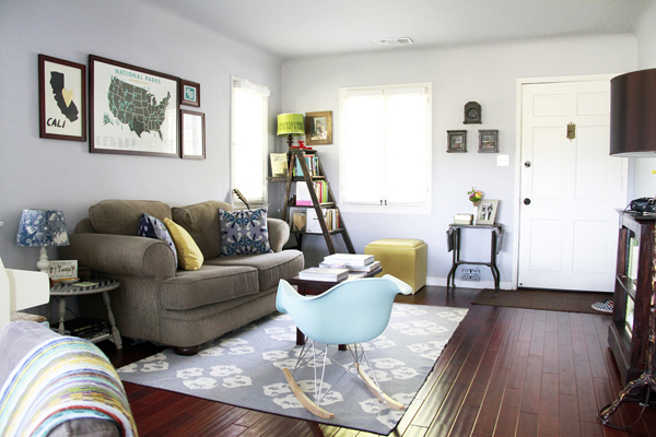 Nappali Living-room-blue-eames-rocker-west-elm-rug