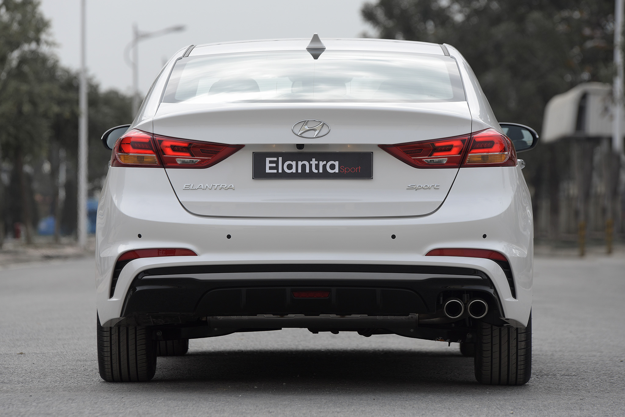Mua bán rao vặt: Hyundai Vinh chính thức giới thiệu mẫu xe Hyundai Elantra Sport  Hyundai-elantra-sport-2