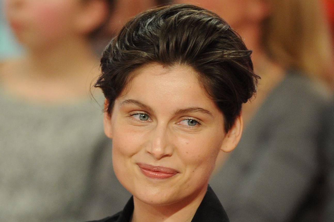 personnage de jovany 24/11/15 trouvé par ajonc  - Page 3 10048412-laetitia-casta-opte-pour-une-coupe-tres-courte