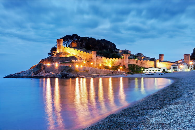 Bonjour, bonsoir..... - Page 13 2110693-le-chateau-de-lloret-de-mar