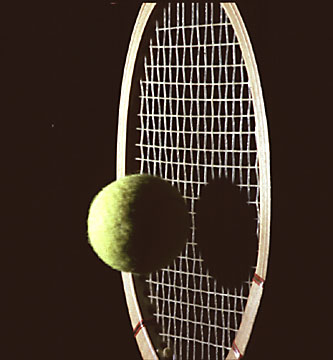 MONO o MULTI...opinioni differenti. Tennis-ball-rebound-1a