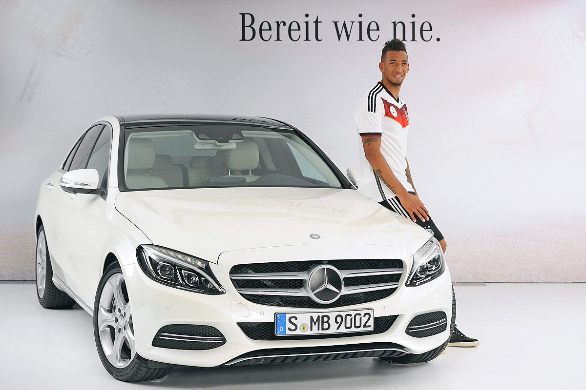 2014 - [Mercedes] Classe C [W205- S205] - Page 30 C-Klasse-trifft-DFB-Team-1200x800-22e61e3bc37f075a