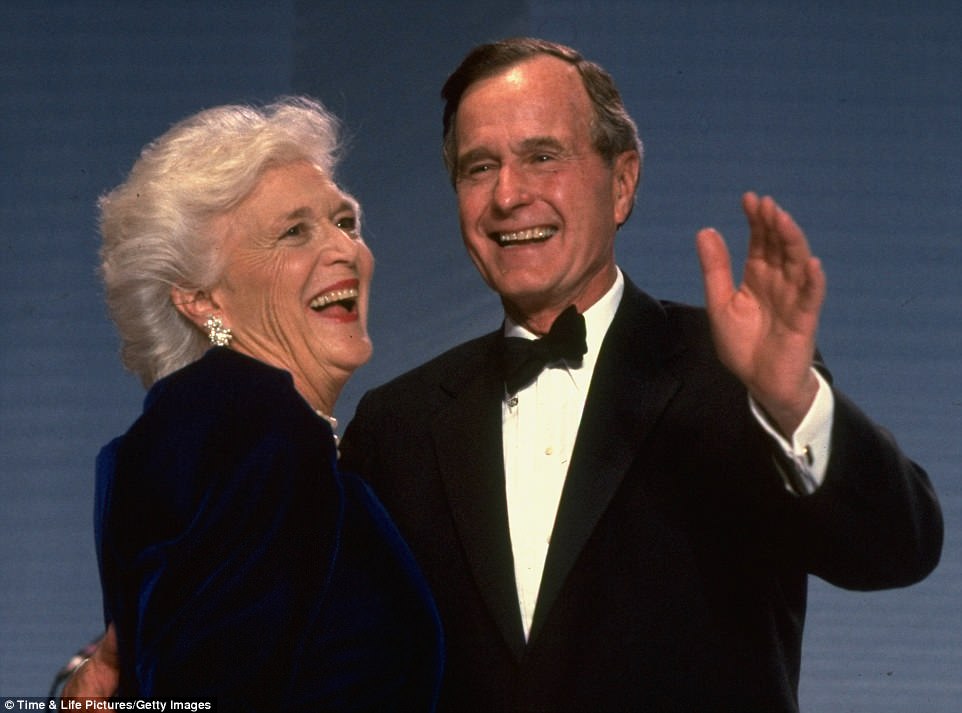 The Serious Side - part 6 - Page 4 4B4393E700000578-5627825-The_Bushes_dance_together_at_George_H_W_s_Inaugural_Ball_which_w-a-70_1524012602653