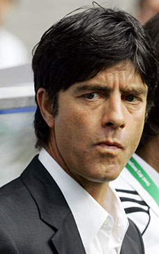 Demande Joachim Low JoachimLow_228x365