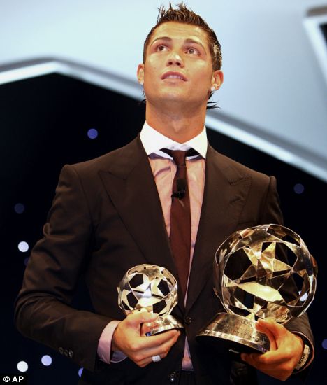 صور كرستيانو رونالدو - صور كرستيانو رونالدو جديدة C.Ronaldo Article-1051735-0272AEF800000578-386_468x550