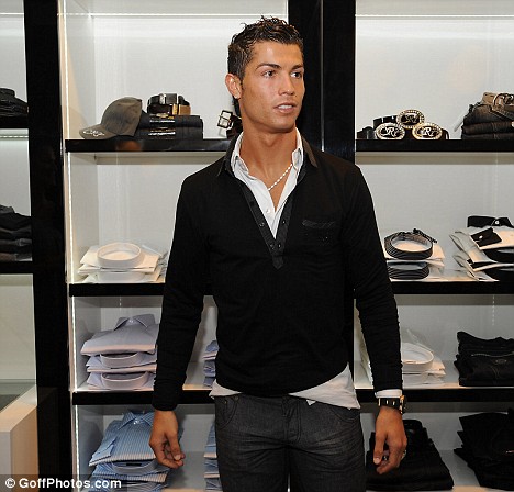        CR7 !! Article-0-02EC703C00000578-526_468x448