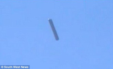 Amazing footage of UFO filmed above British coastline by holidaymakers Article-1142223-0376EC2D000005DC-602_468x286