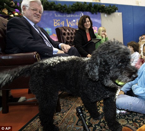 Michelle Obama finally reveals identity of First Dog Article-1155976-03AB5B67000005DC-608_468x421