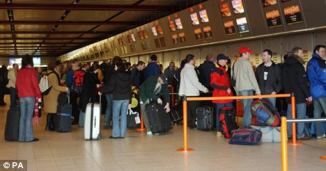 Airports charge passengers £5 to jump security check queue. Article-1164985-0208059B0000044D-272_468x246