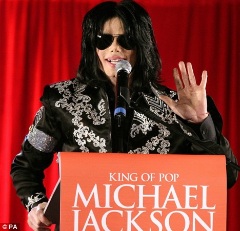 Por IAN HALPERIN Criado 14:22 em 04 de julho de 2009 Revelou: a vingança de Michael Jackson, de além-túmulo ... Article-1197466-03C251CC000005DC-613_468x451