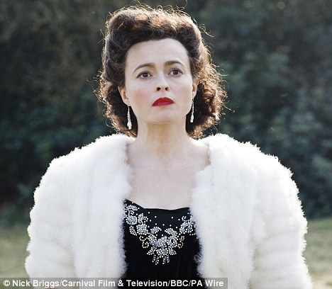 Helena Bonham Carter Article-1207894-061EB81D000005DC-542_468x408