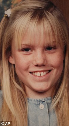 Jaycee Lee Dugard to tell story of life with paedophile Phillip Garrido on Oprah Winfrey Article-0-06355911000005DC-820_233x423