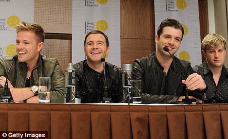 Westlife en Premio Nobel de la Paz Article-1235151-0790CA6C000005DC-551_468x286