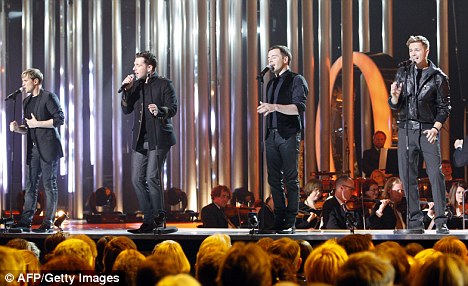 Westlife en Premio Nobel de la Paz Article-1235151-0791E1DF000005DC-103_468x286