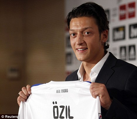 ذهاب ozil الى ريال مدريد Article-1304084-0AD5BADE000005DC-616_468x407