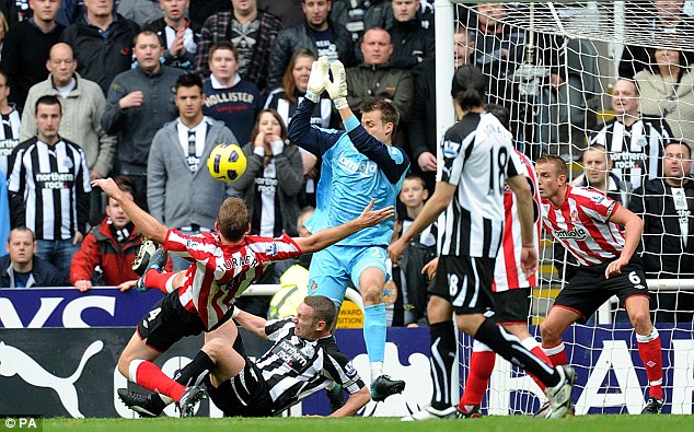 NUFC - smb 5-1 Article-1325305-0BD9DAD5000005DC-602_634x395