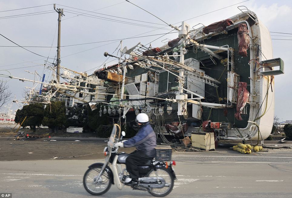 The shocking reality of Japan in pictures Article-1365569-0B27067100000578-153_964x654