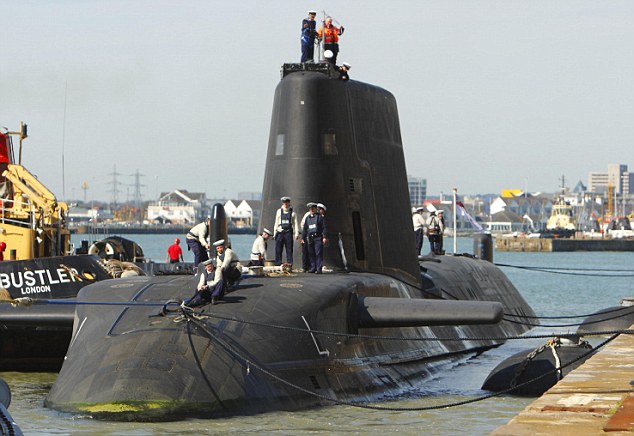 2 dead on British submarine.  Article-1374850-0B8A43CD00000578-878_634x436