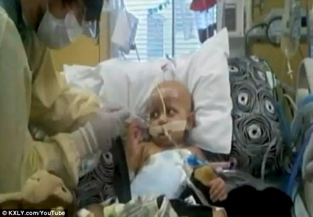 Boy, two, with brain cancer is ‘cured’ after secretly being fed medical marijuana by his father Article-1383240-0BE5848300000578-276_634x441