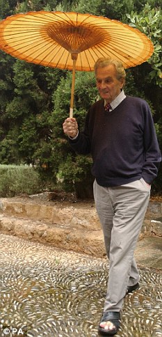 Sir Patrick Leigh Fermor of the SOE Passes Article-2002360-0C81B53900000578-779_233x484