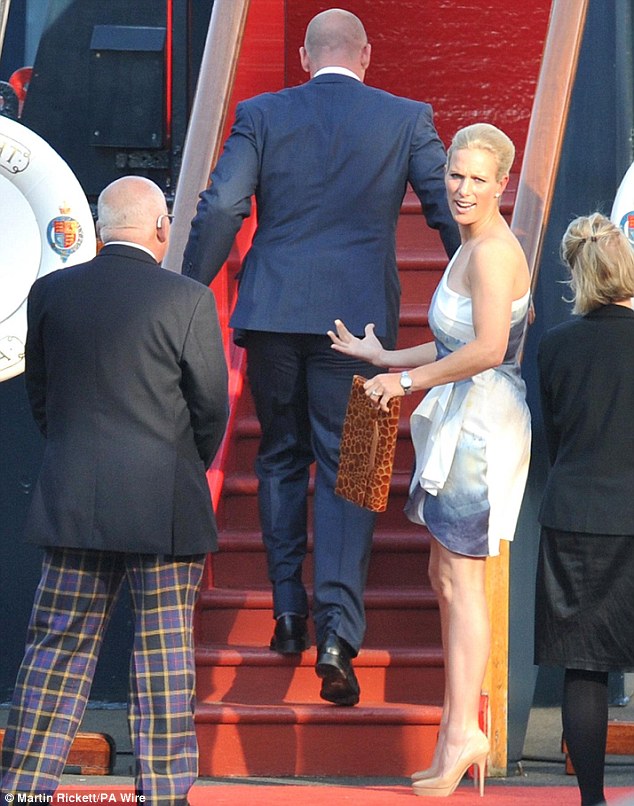 BODA DE ZARA PHILLIPS Y MIKE TINDALL 30/07/2011 Article-2020229-0D3877A900000578-190_634x806