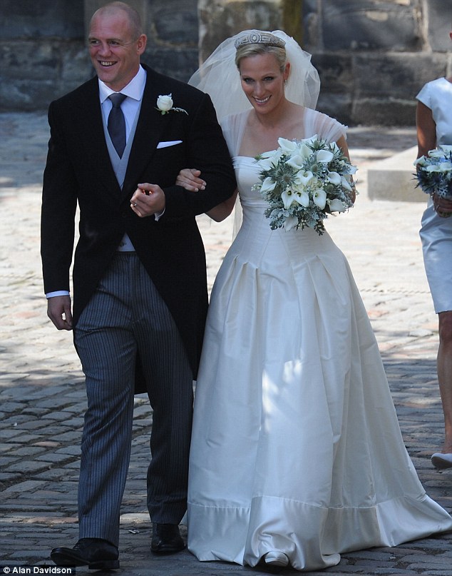 BODA DE ZARA PHILLIPS Y MIKE TINDALL 30/07/2011 - Página 5 Article-2020476-0D3AB3DF00000578-495_634x807