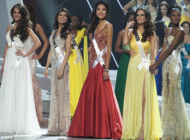 MISS UNIVERSE THEME SONG 2006 - 2013  Article-2036782-0DDBA5F000000578-797_634x466