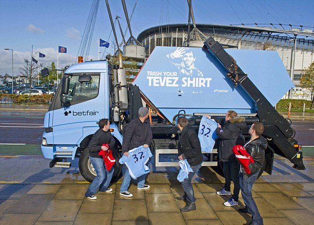 Trash your Tevez shirt! Article-2051274-0E73D36000000578-940_634x454