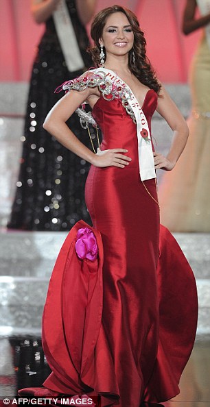 2011 | MISS WORLD | IVIAN SARCOS Article-2058313-0EB1A39100000578-876_306x594