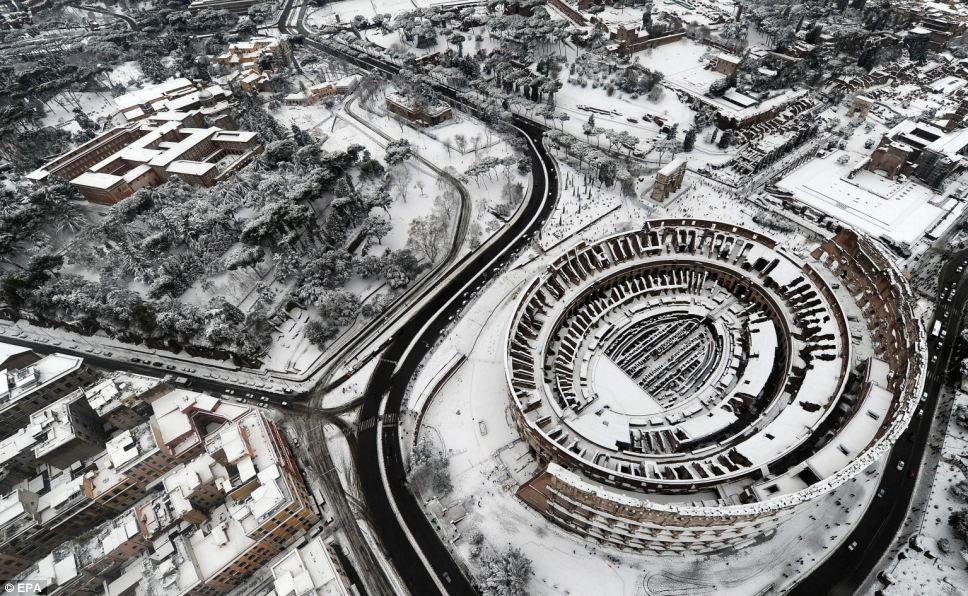 Las nevadas más importantes de Roma – Calefacción permitido sólo 10-12 horas para reducir la contaminación Article-2096402-1196885F000005DC-66_968x596