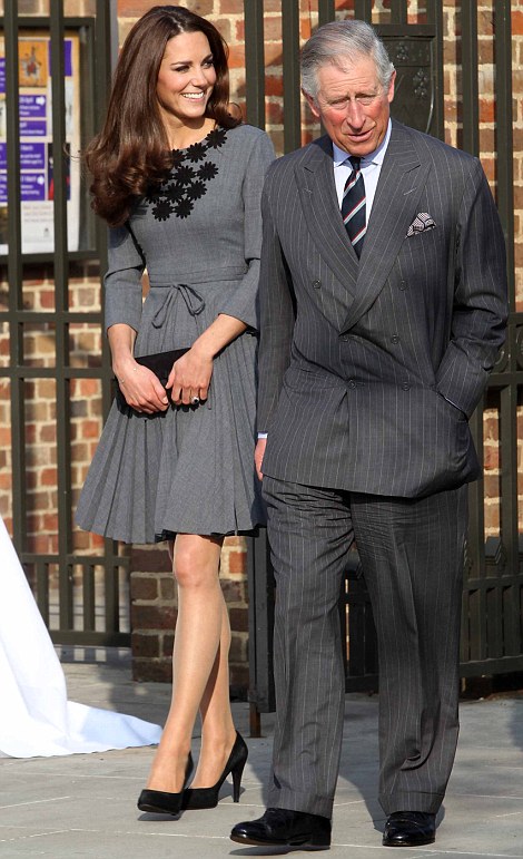 Mariage du prince William et Kate Middleton - Page 12 Article-2115407-122FAA18000005DC-755_470x771