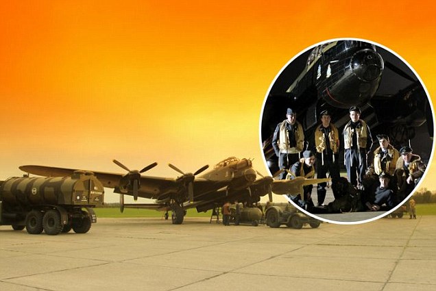 صور //  لانكاستر طاقم قاذفة يستعد للعمل 70 عاما ماضيه Lancaster bomber crew prepares for action 70 years on in  Article-2119392-124E3548000005DC-766_636x425