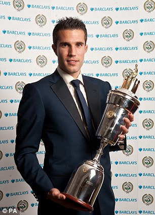 Van Persie wins PFA award Article-2133540-12B82D69000005DC-422_306x423