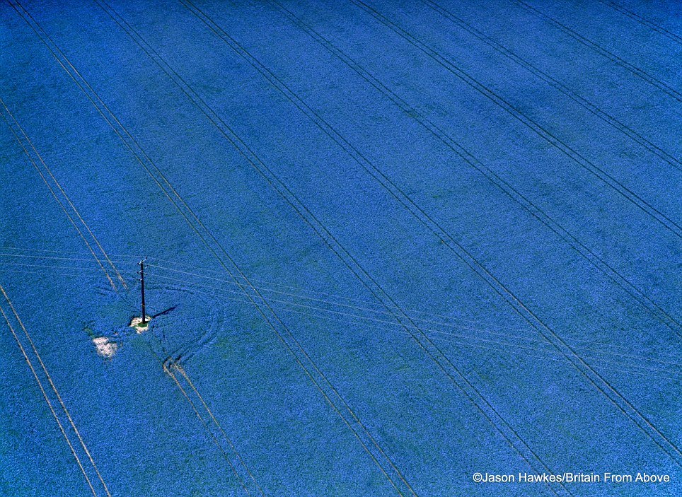 Photos over Britain to mark the Queen's Jubilee Year Article-0-12EB9BFA000005DC-789_964x703