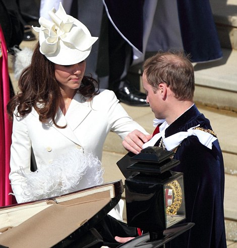 Mariage du prince William et Kate Middleton - Page 17 Article-2161129-13AB4F2B000005DC-705_470x492