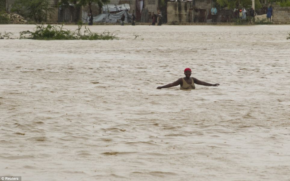 53.000 personas reciben la orden de evacuar Louisiana ante la llegada de “ISAAC” Article-2193403-14B060BC000005DC-604_964x603