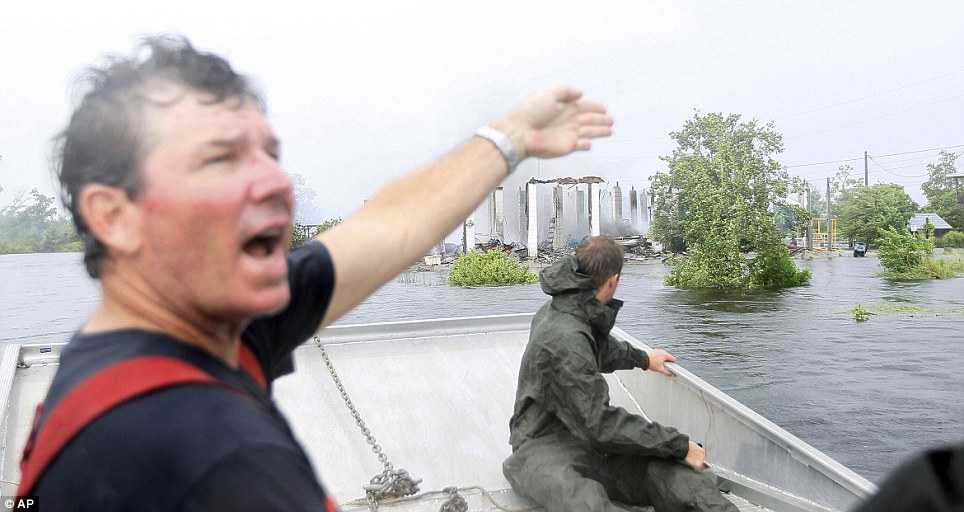 53.000 personas reciben la orden de evacuar Louisiana ante la llegada de “ISAAC” Article-2193403-14BA7614000005DC-596_964x512