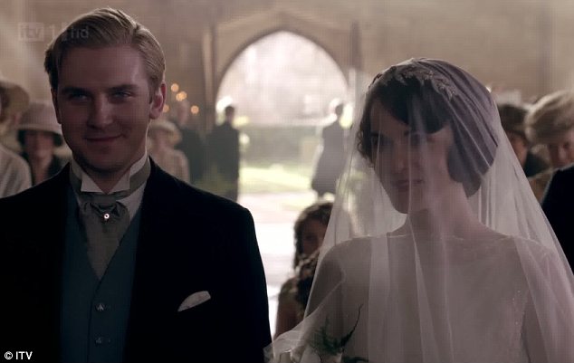 Downton Abbey : Saison 3 (Infos et Discussions sur toute la saison dans son ensemble) - Attention : spoiler saison 1, 2 et 3 - Page 8 Article-0-150D1AC4000005DC-201_634x401