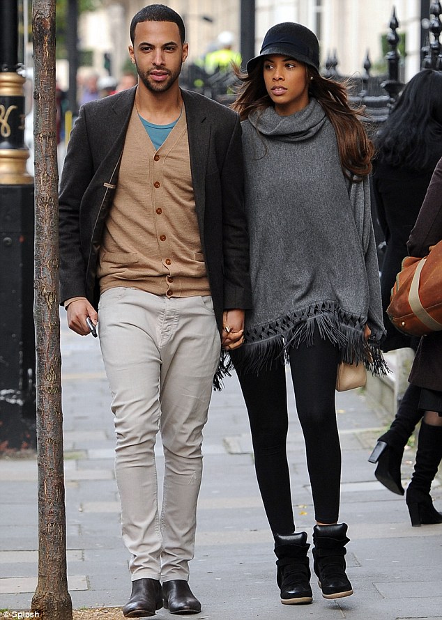 Saturday >> Rochelle Humes - Página 6 Article-2238128-1633F621000005DC-834_634x890