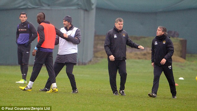 Balotelli and Mancini in stunning training ground bust-up Article-2256586-16BCC5E6000005DC-142_634x357