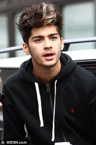 50 sombras de Malik  HOT [TERMINADA] ~ Zayn Malik y Tu ~ - Página 9 Article-2264368-1702AB1A000005DC-122_306x461