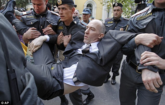 The crack down on gays in Russia Article-2266059-1351C3C8000005DC-973_634x403