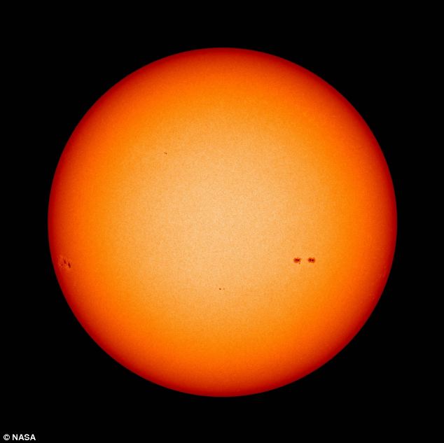 NASA warns ‘something unexpected is happening to the Sun’ Article-0-18857F98000005DC-277_634x633